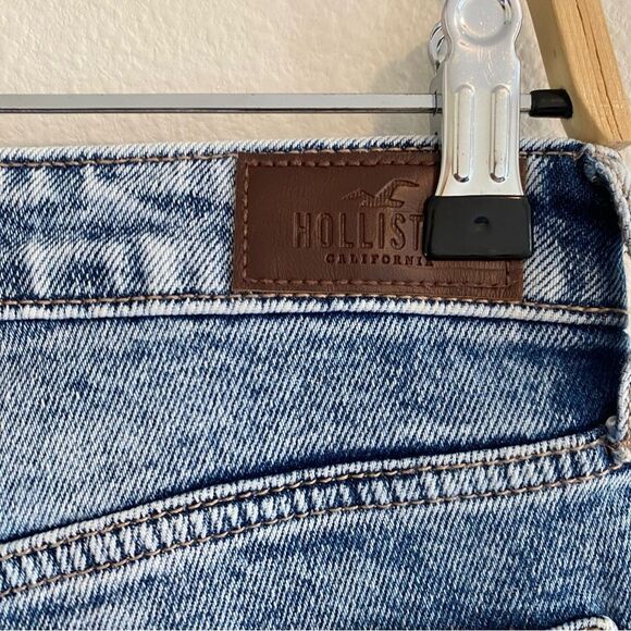 Hollister Ultra High Rise Acid Wash Ripped Patch Mom Jean Vintage Stretch - Picture 8 of 12